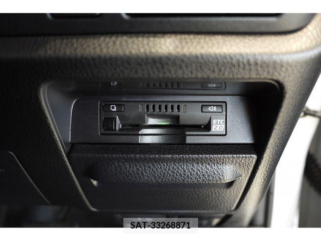 Toyota NOAH 2019-03 210983-17