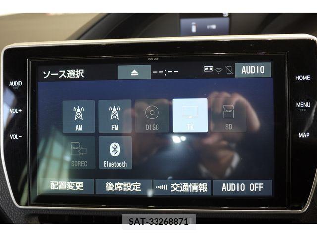 Toyota NOAH 2019-03 210983-18