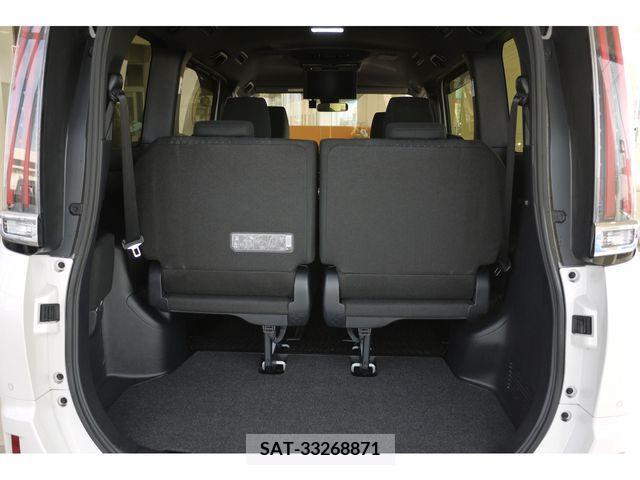 Toyota NOAH 2019-03 210983-6