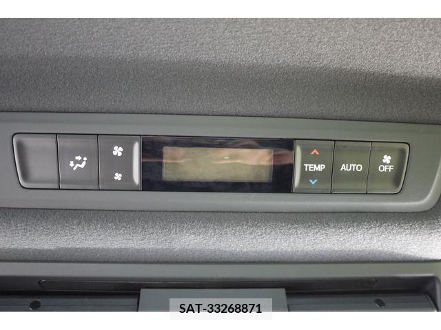 Toyota NOAH 2019-03 210983-9