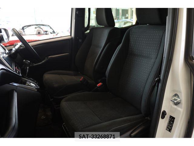 Toyota NOAH 2019-03 210983-10