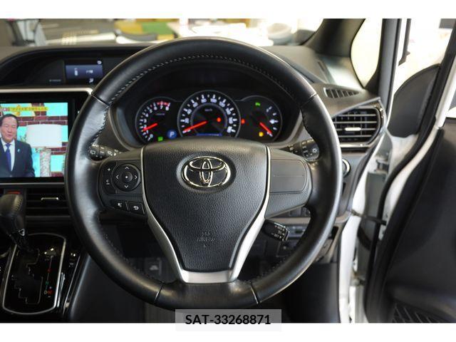 Toyota NOAH 2019-03 210983-11