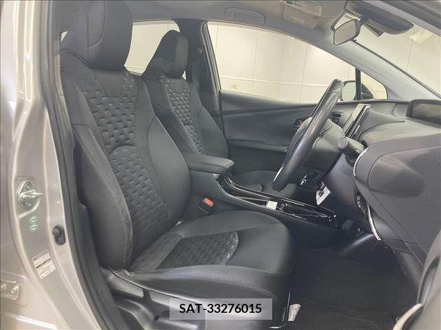Toyota PRIUS PHV 2017-07 373811-11