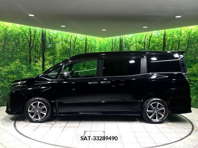 Toyota VOXY 2019-09 375435-19