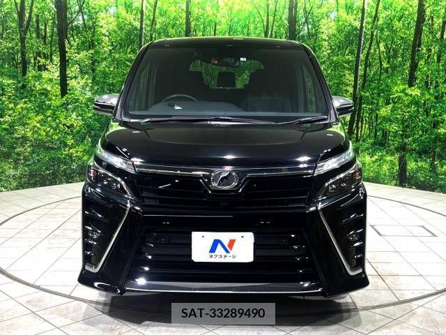 Toyota VOXY 2019-09 375435-17