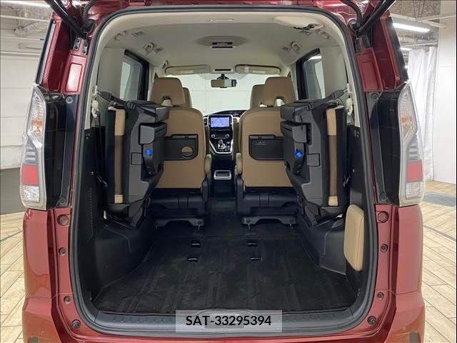 Nissan SERENA 2018-04 324967-19