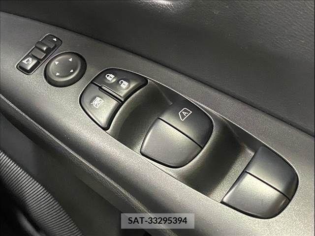 Nissan SERENA 2018-04 324967-15
