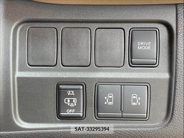 Nissan SERENA 2018-04 324967-6