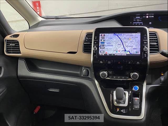 Nissan SERENA 2018-04 324967-11