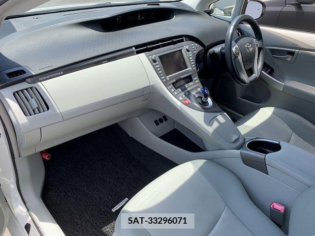 Toyota PRIUS PHV 2012-03 231393-14