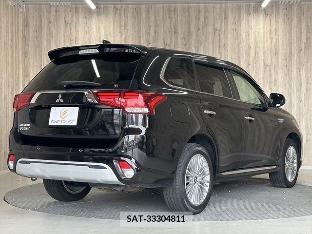 Mitsubishi OUTLANDER PHEV 2018-11 338993-18