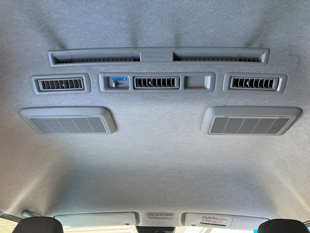 Toyota HIACE VAN 2018-07 17317-19