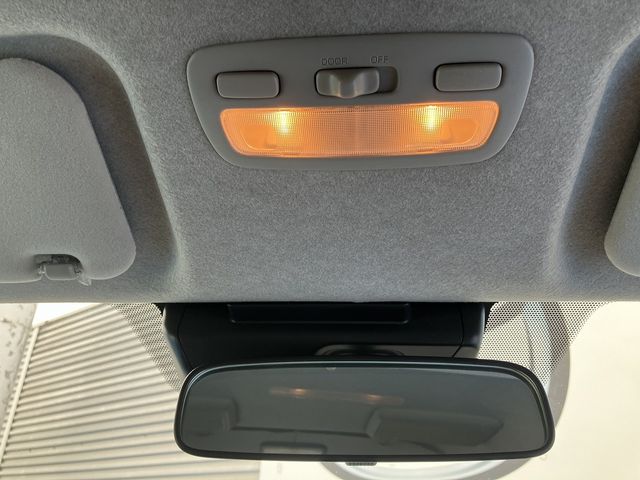 Toyota HIACE VAN 2018-07 17317-23