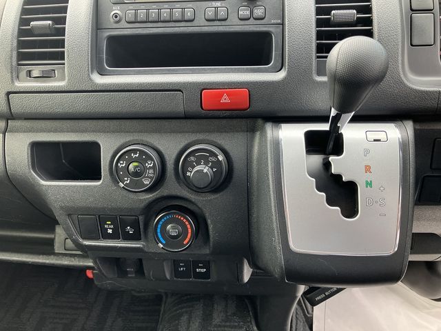 Toyota HIACE VAN 2018-07 17317-25