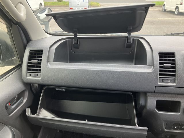Toyota HIACE VAN 2018-07 17317-27