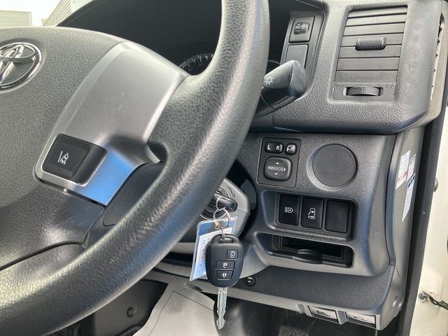 Toyota HIACE VAN 2018-07 17317-22