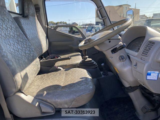 Hino DUTRO 2004-01 217001-8