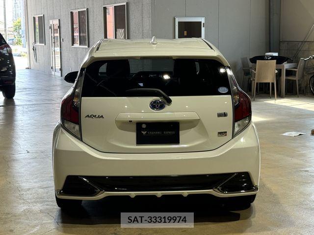 Toyota AQUA 2016-01 356212-8