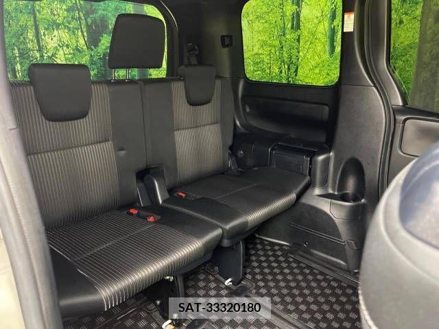 Toyota VOXY 2018-09 239083-9