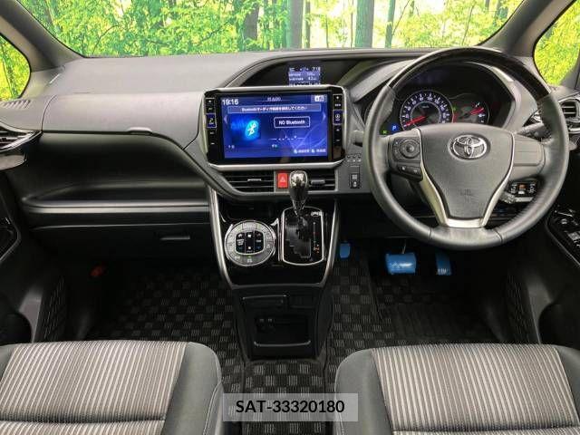 Toyota VOXY 2018-09 239083-1