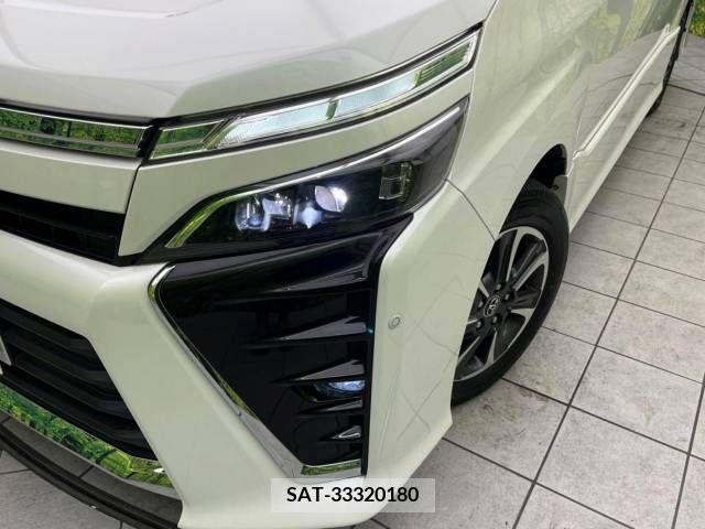 Toyota VOXY 2018-09 239083-12