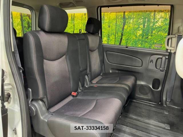Nissan SERENA 2011-07 327585-9