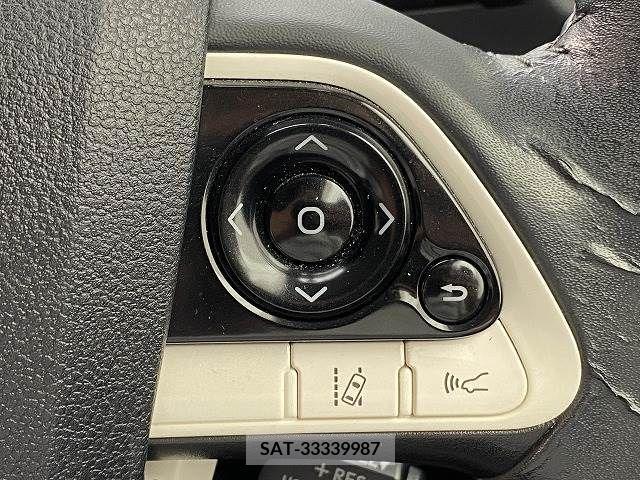 Toyota PRIUS 2016-08 281857-4