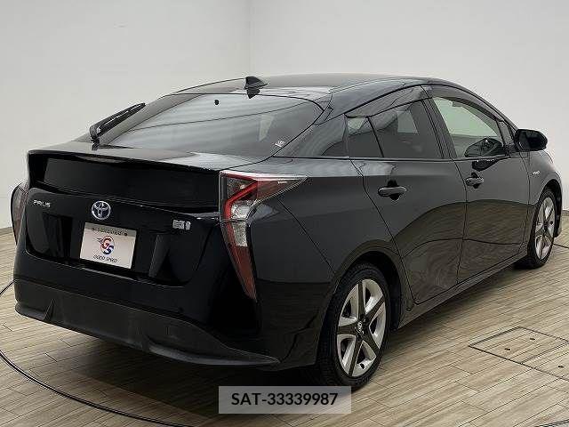 Toyota PRIUS 2016-08 281857-15
