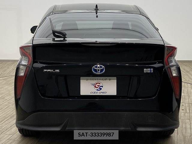 Toyota PRIUS 2016-08 281857-12