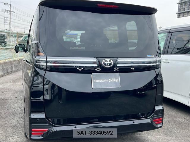Toyota VOXY 2024-03 231996-5