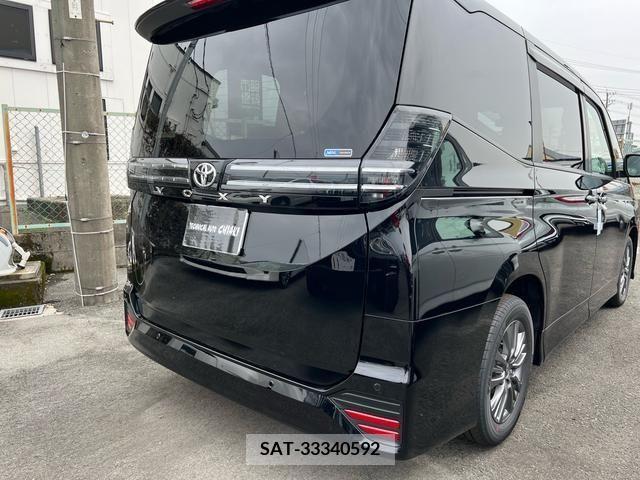 Toyota VOXY 2024-03 231996-4