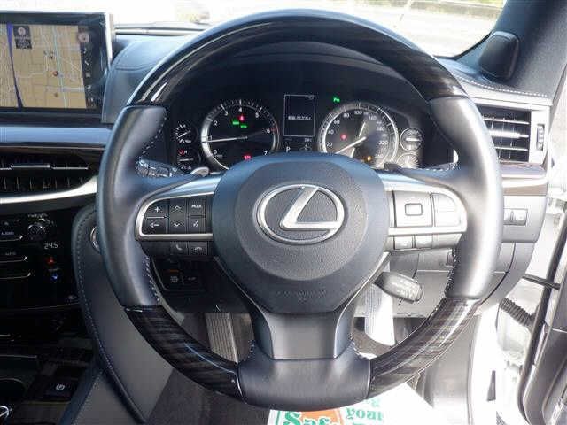 Lexus LX 2021-02 17089-3