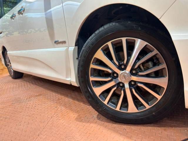 Nissan SERENA 2014-02 188933-13