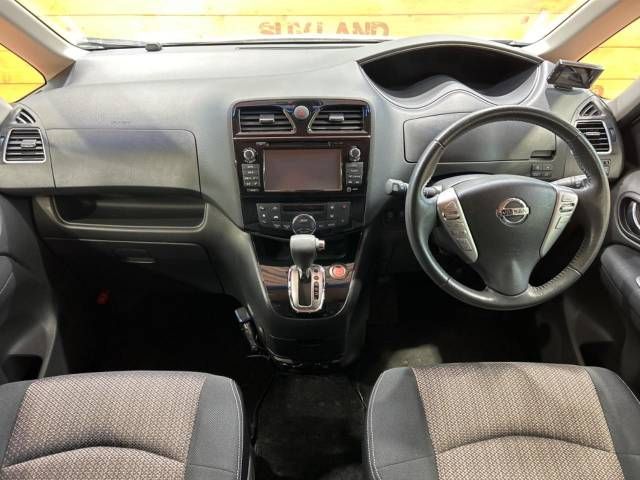 Nissan SERENA 2014-02 188933-1