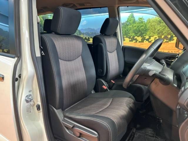 Nissan SERENA 2014-02 188933-8