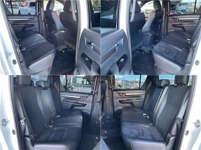 Toyota HILUX 2022-04 28114-24