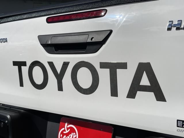 Toyota HILUX 2022-04 28114-6