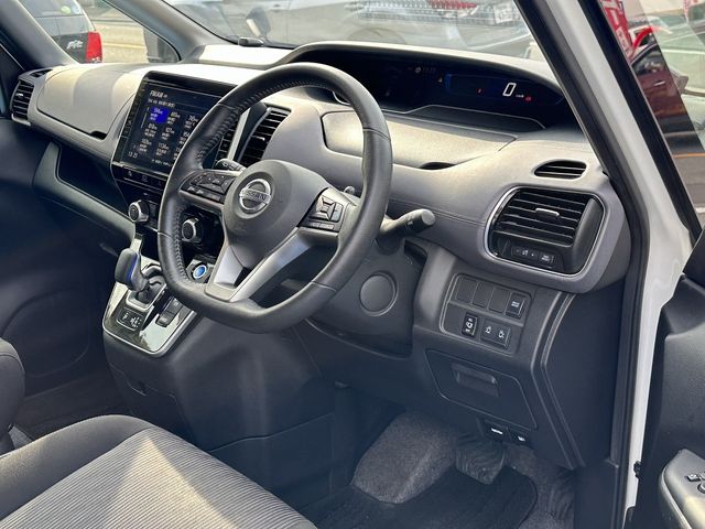 Nissan SERENA 2020-06 196735-11