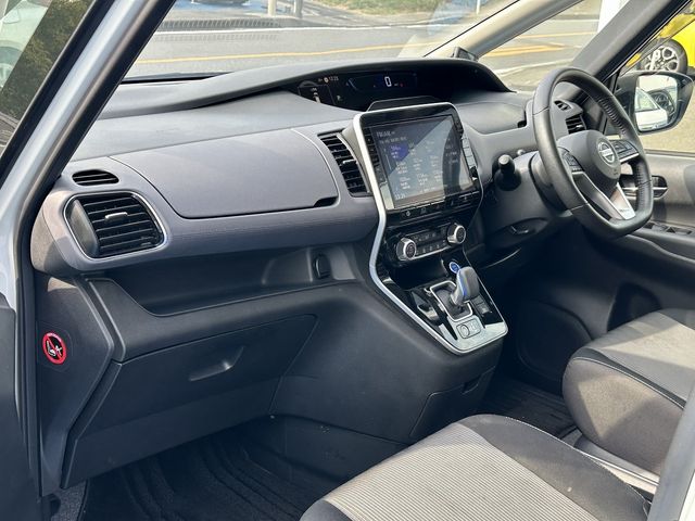 Nissan SERENA 2020-06 196735-12
