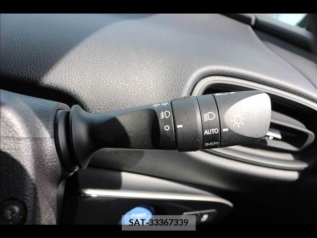 Toyota PRIUS 2022-07 352588-28
