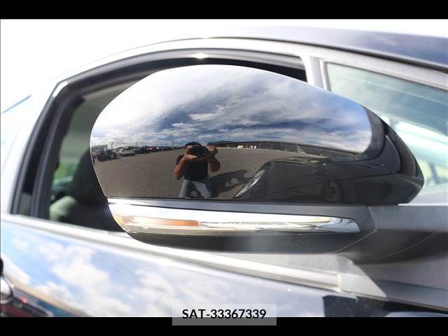 Toyota PRIUS 2022-07 352588-23
