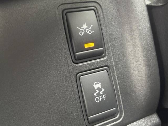 Nissan SERENA 2018-04 184556-3
