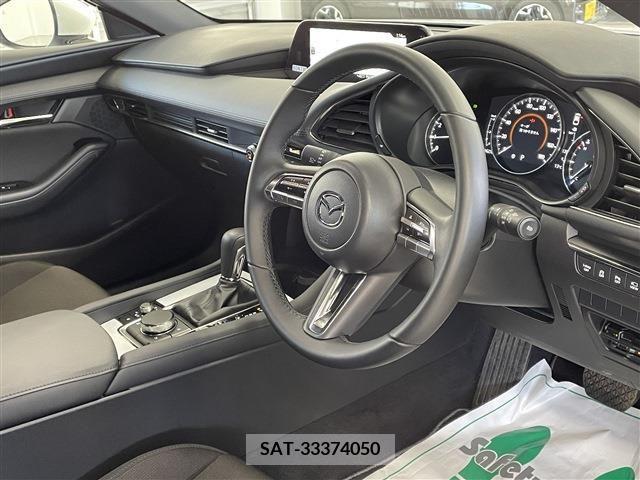 Mazda MAZDA3 2022-10 236395-17