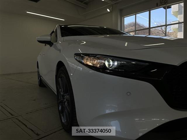 Mazda MAZDA3 2022-10 236395-11