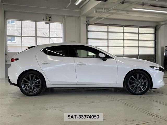 Mazda MAZDA3 2022-10 236395-3