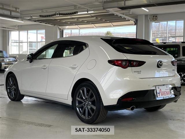 Mazda MAZDA3 2022-10 236395-6