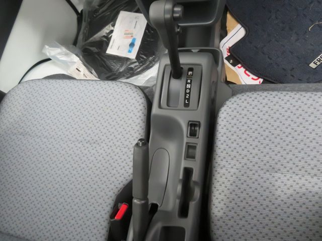 Suzuki CARRY TRUCK 2023-06 28017-8