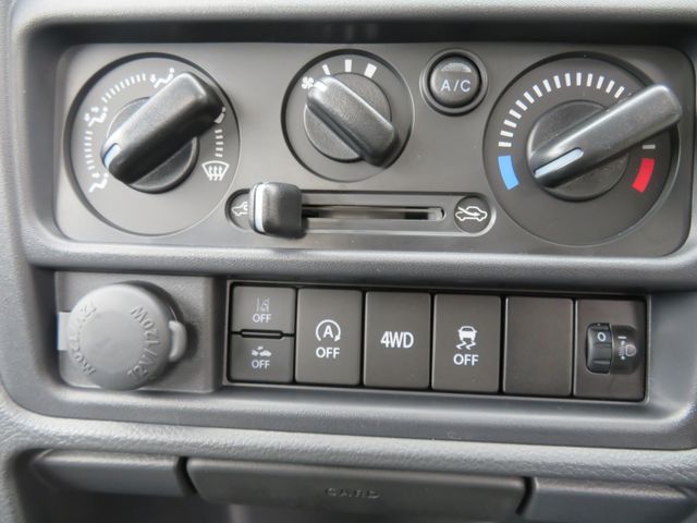 Suzuki CARRY TRUCK 2023-06 28017-11