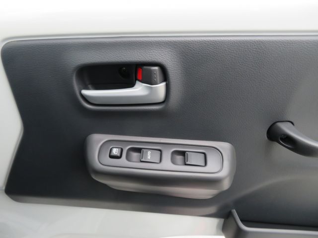 Suzuki CARRY TRUCK 2023-06 28017-9