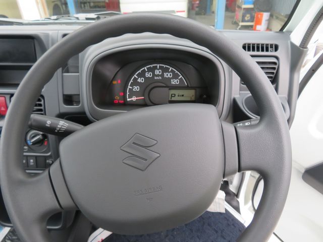 Suzuki CARRY TRUCK 2023-06 28017-6